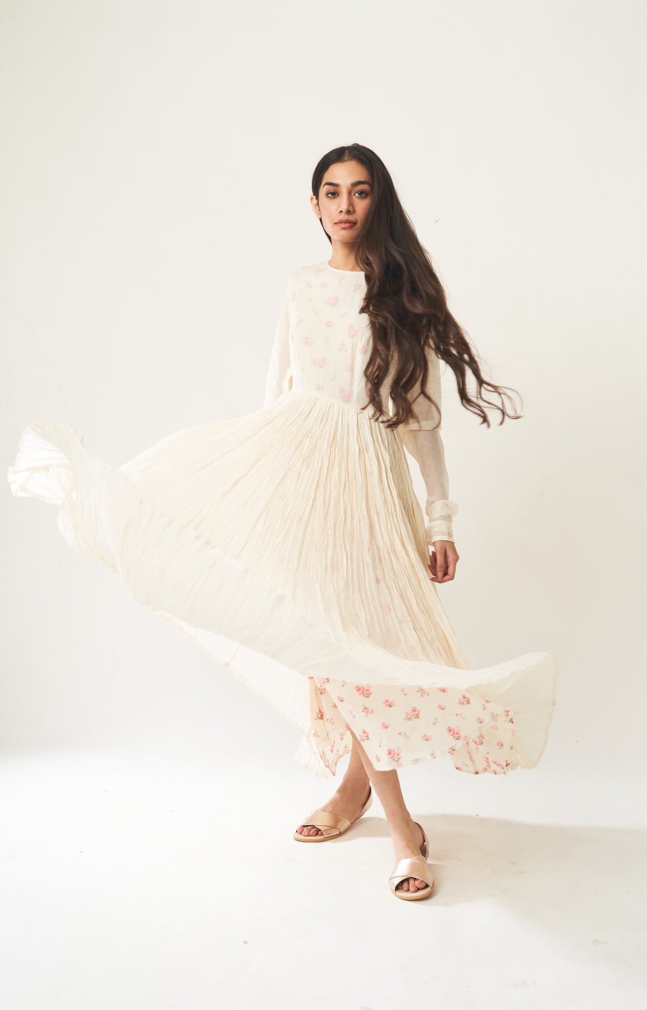 Ivory Shwet Ghera Anarkali-Dot17