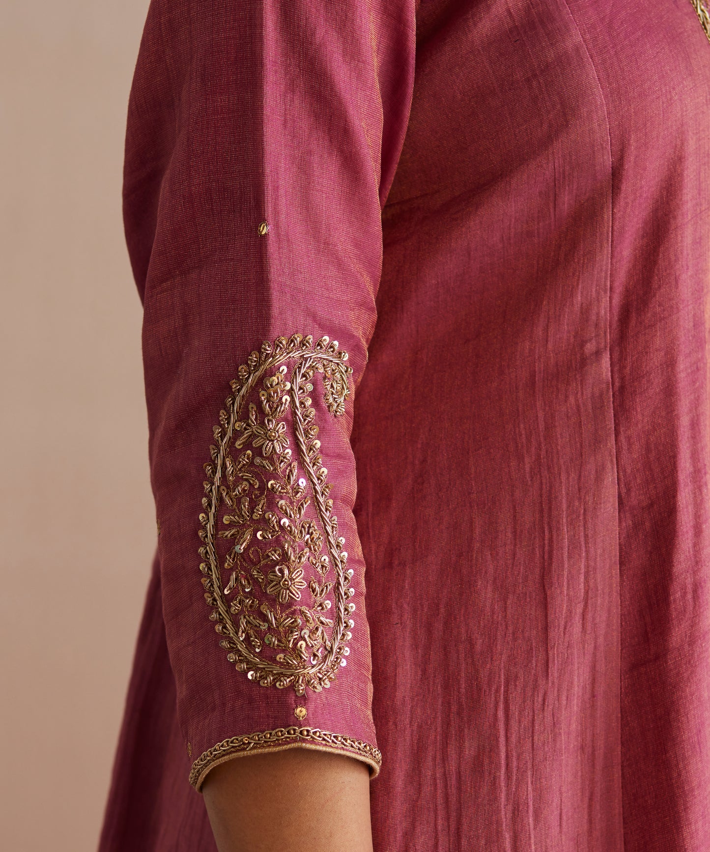 Aayat Handloom Rani Pink Cotton Tissue Suit Set With Pants And Organza Dupatta