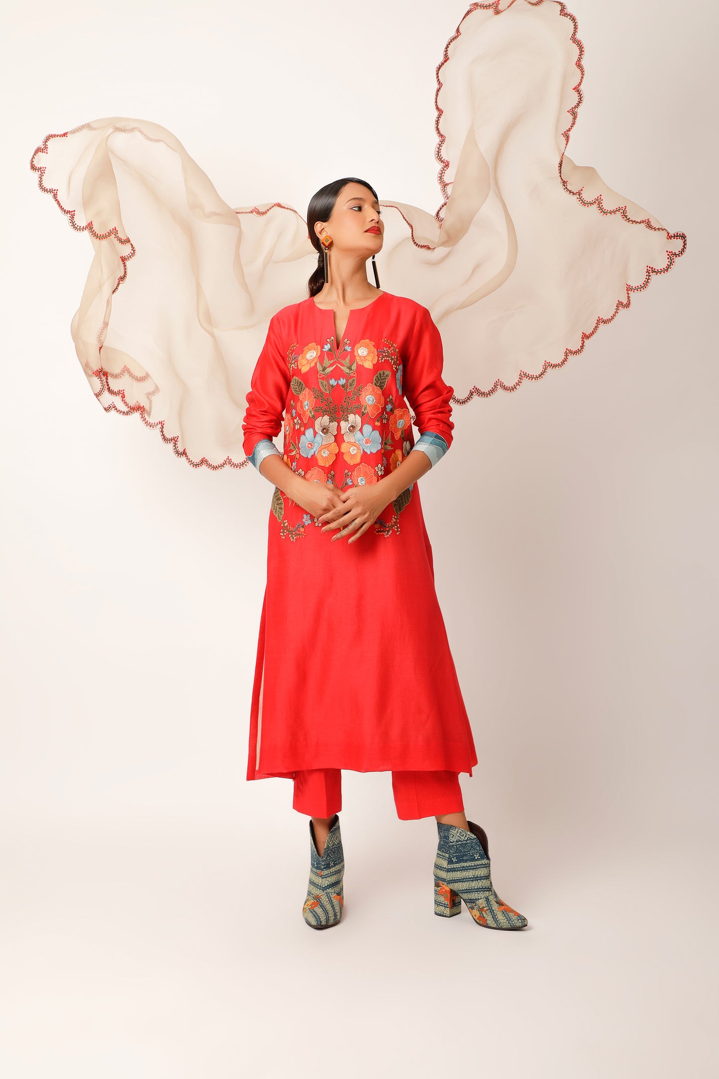 Foliage Embroidered Straight Kurta With Pants - Red