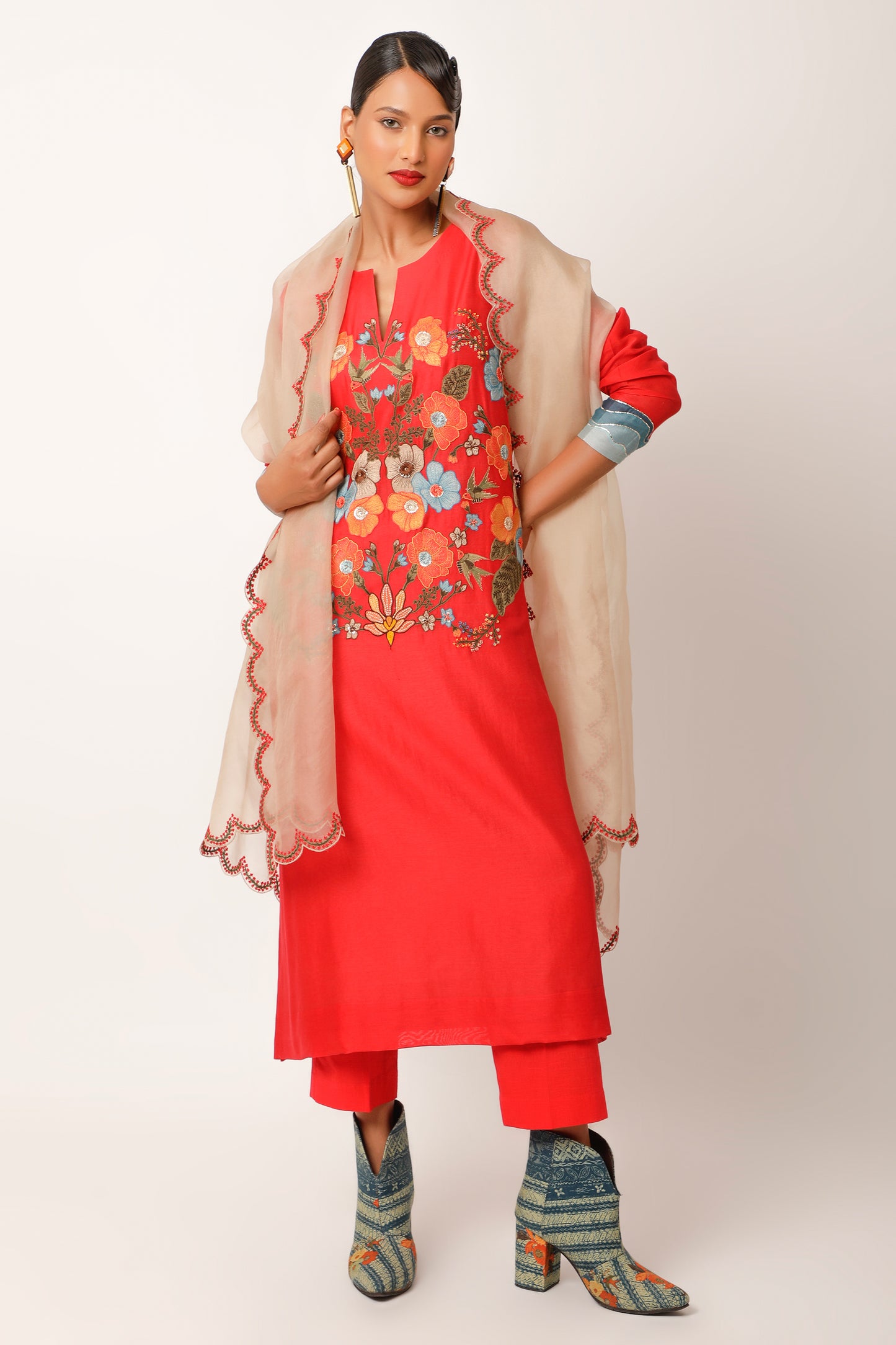 Foliage Embroidered Straight Kurta With Pants - Red