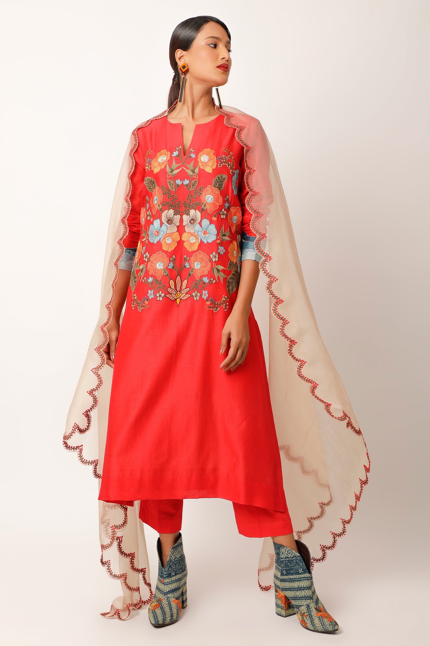 Foliage Embroidered Straight Kurta With Pants - Red