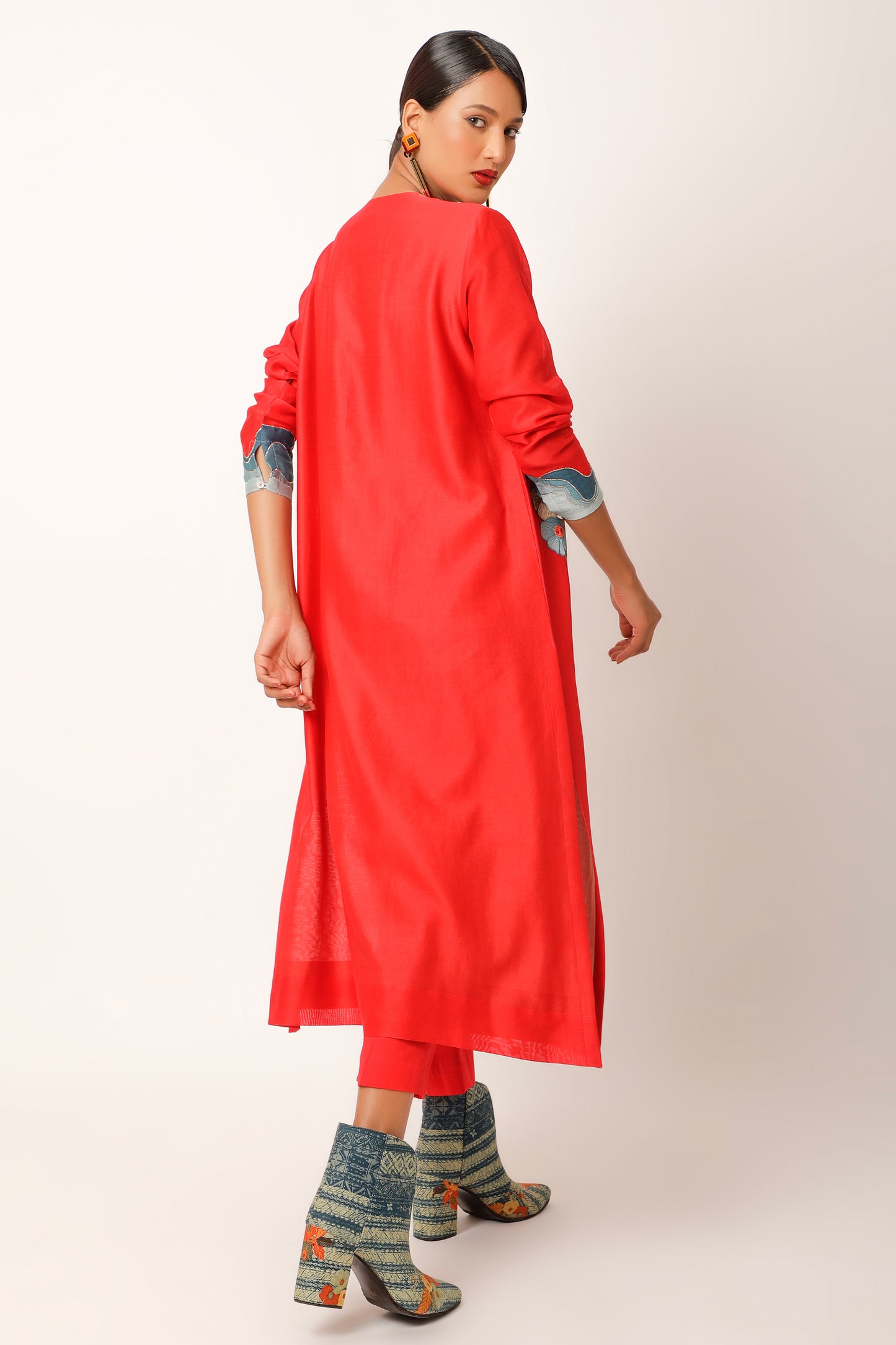 Foliage Embroidered Straight Kurta With Pants - Red