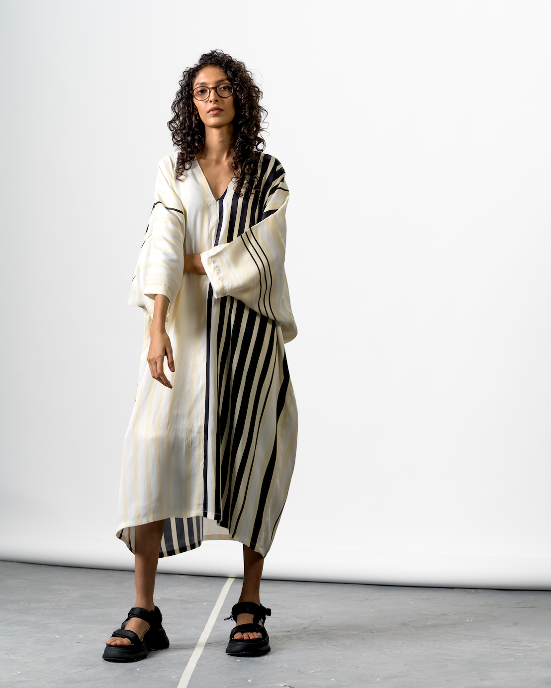 BW STRIPES KAAFTAN KURTA