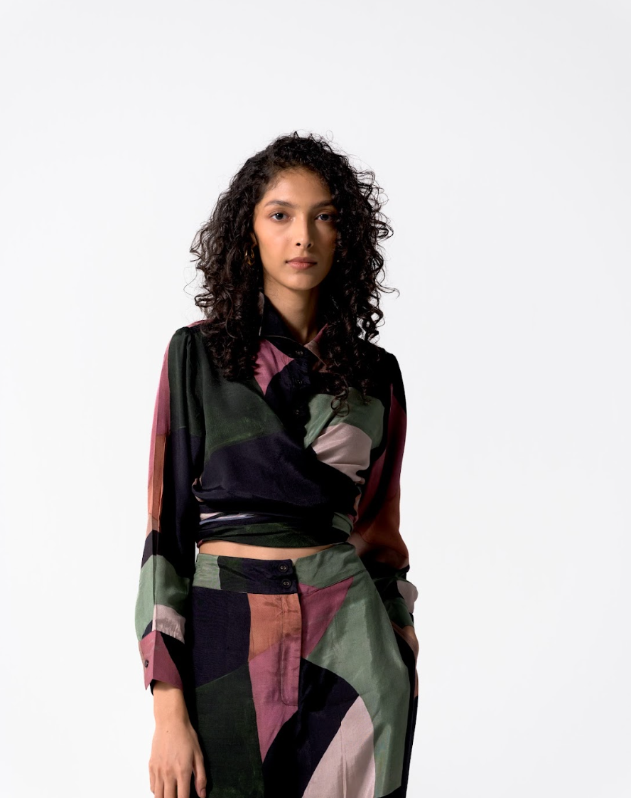 GEO WRAP SHIRT