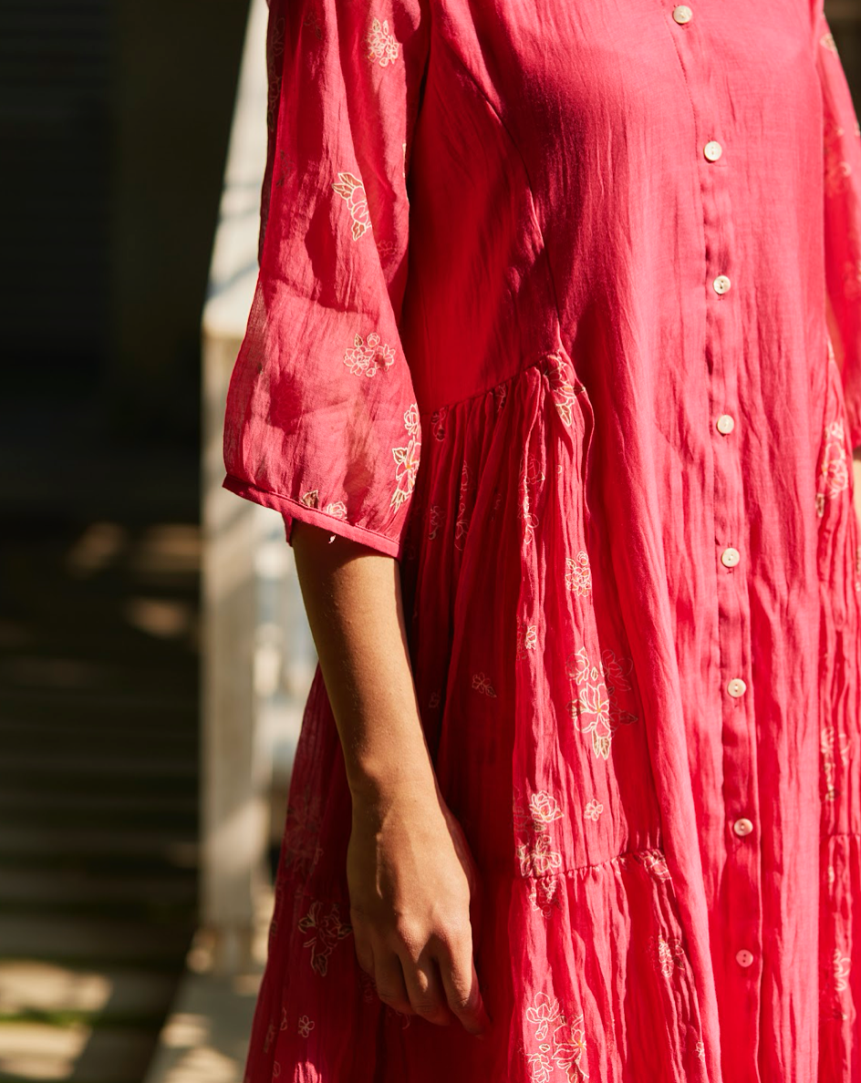 Fuchsia Tiered Delight: Side Tiered Comfort Fit Dress in Chanderi-M5