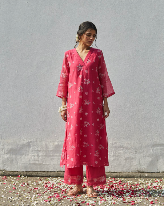 Mallipoo Fuchsia Bliss: Handwoven Chanderi Comfort Fit Kurta Set-M1